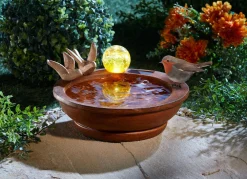 Vogeltränke mit Solarkugel