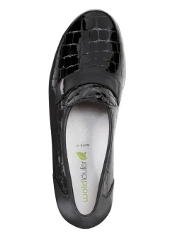 Waldläufer Slipper aus krokogeprägtem Lackleder und Nappaleder