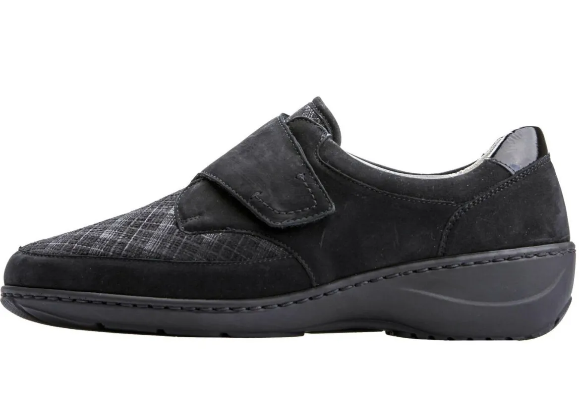 Waldläufer Slipper mit Stretchmaterial im Ballenbereich