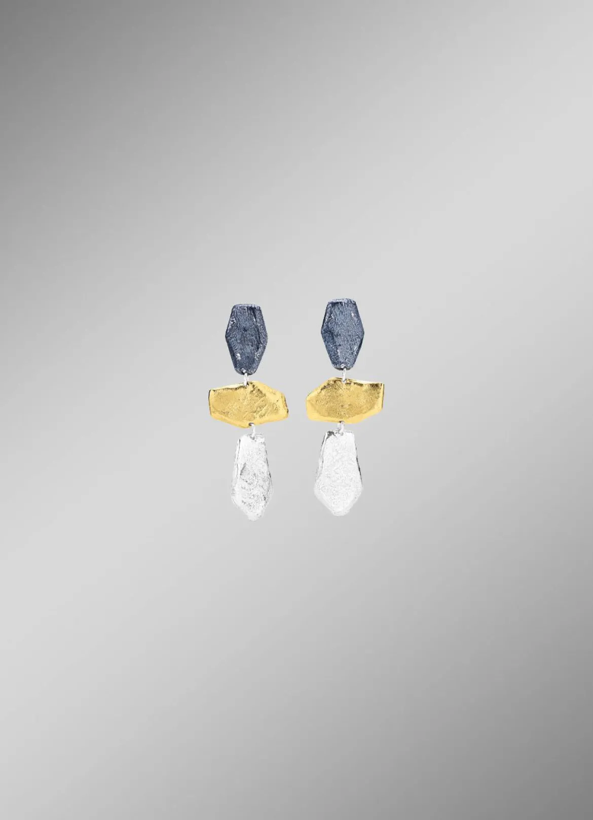 Zauberhafte Ohrstecker in Tricolor