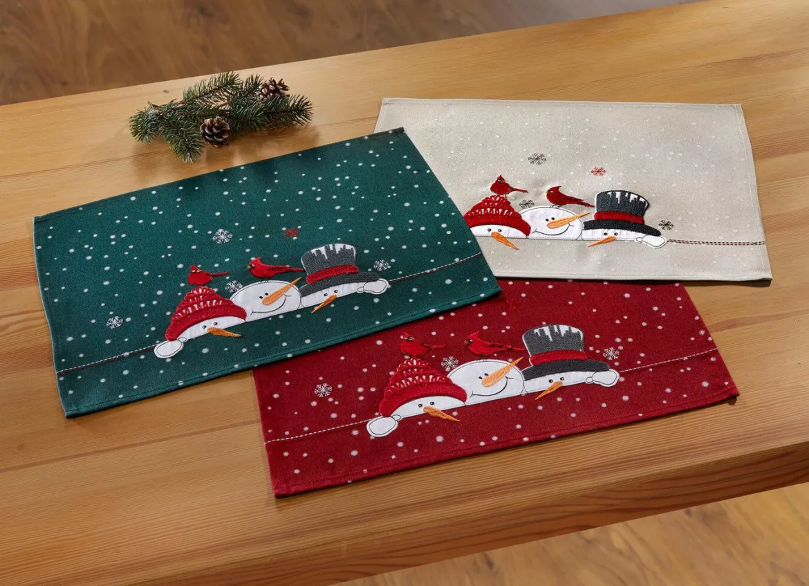 Zauberhafte Tisch- und Raumdekoration mit Schneemann-Motiven